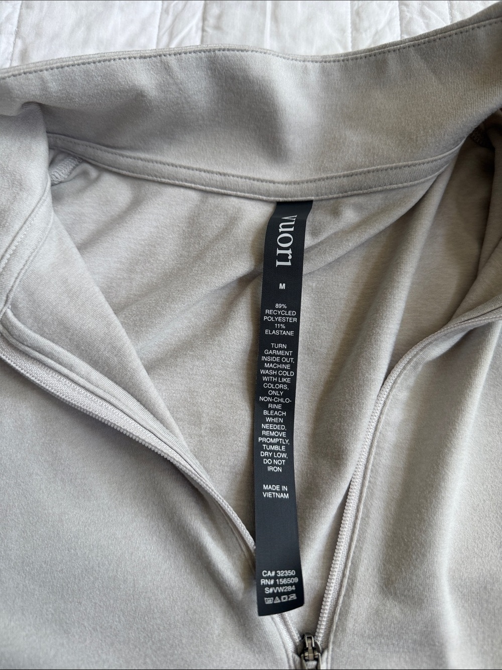 Woman Vuori Halo Essential Half-Zip in Soft Heather Gray M - Picture 4 of 5